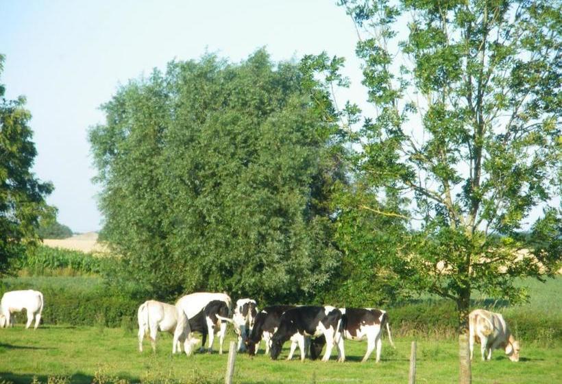 مبيت وإفطار La Vallée Des Trois Monts