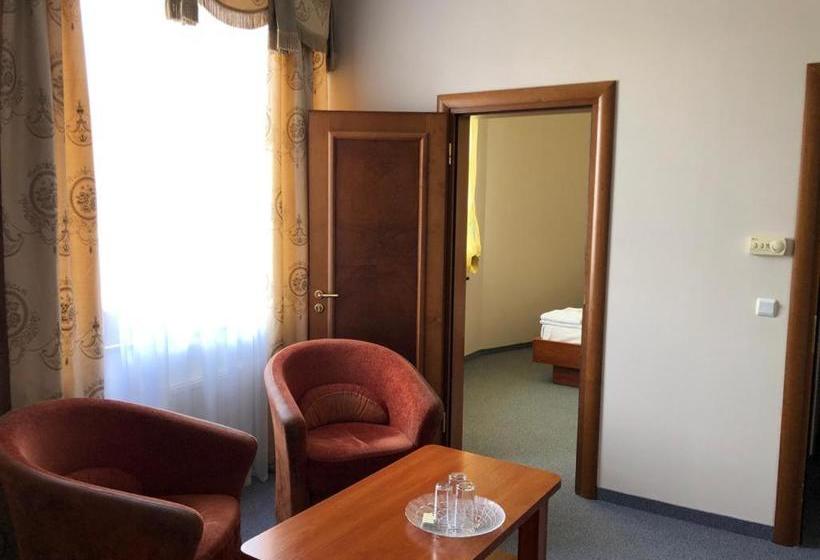 Hotel готель леон