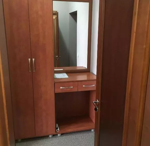 هتل готель леон