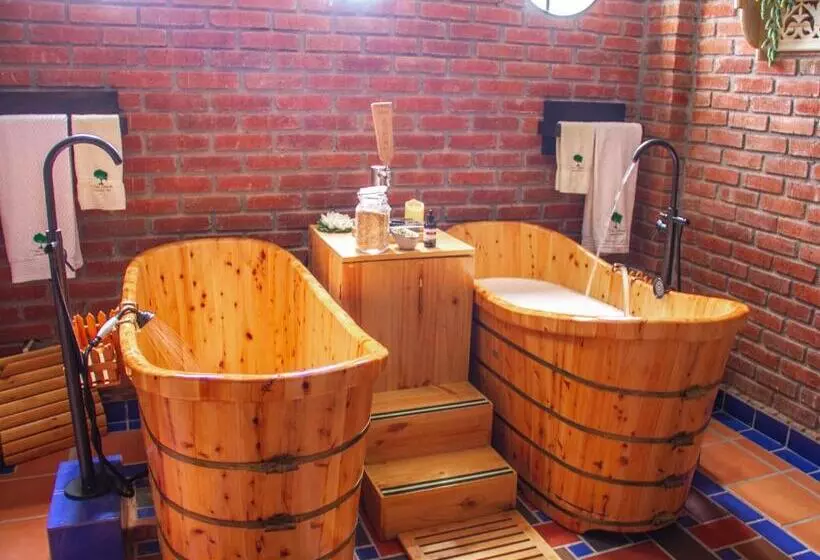 Hotelli Casa Bohemia   Resort De Cerveza Y Vino