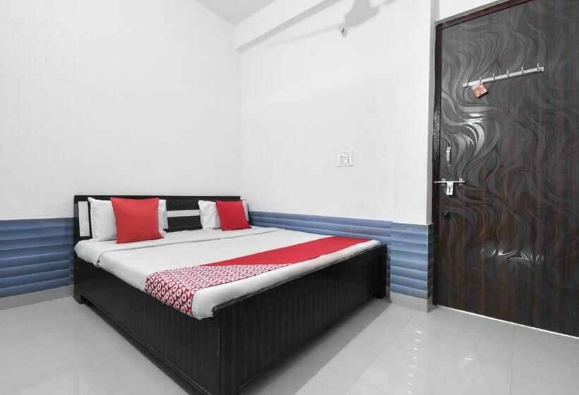 호텔 Oyo 49899 Pardeep Palace