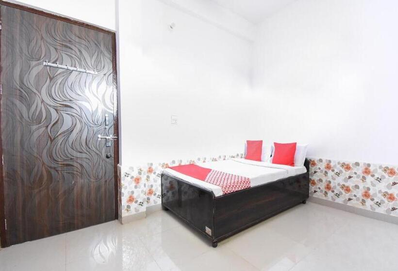 호텔 Oyo 49899 Pardeep Palace