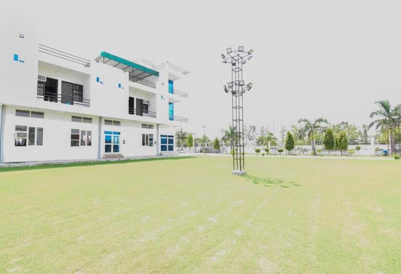 호텔 Oyo 49899 Pardeep Palace