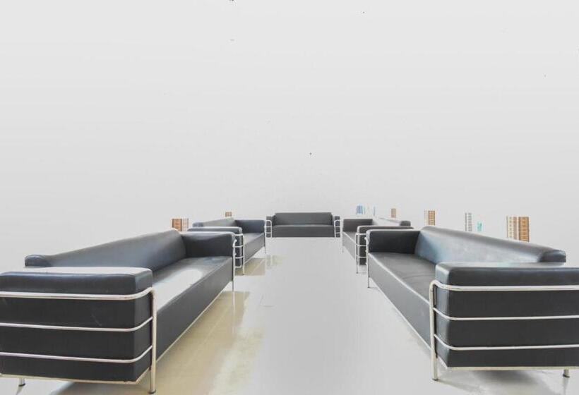 호텔 Oyo 49899 Pardeep Palace