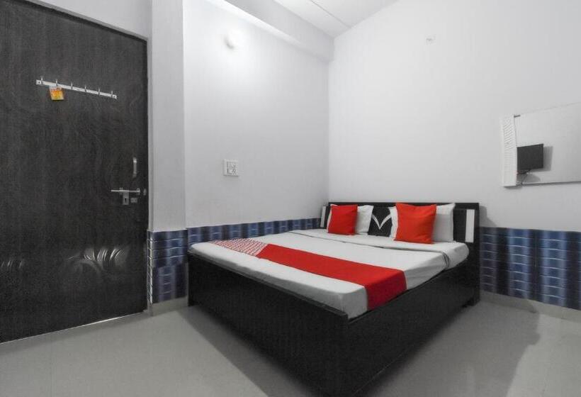 호텔 Oyo 49899 Pardeep Palace