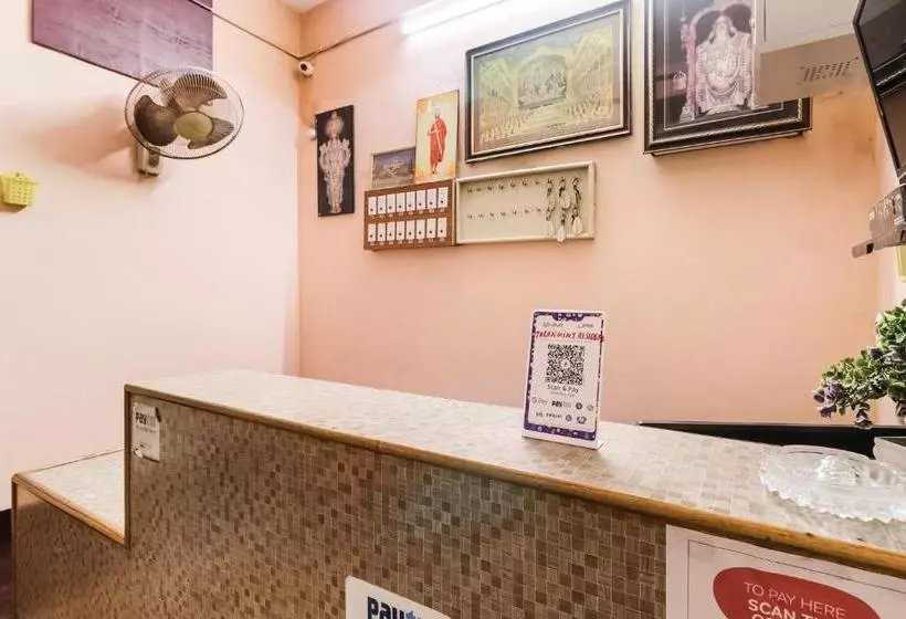 ホテル Spot On 46039 Tarangini Residency