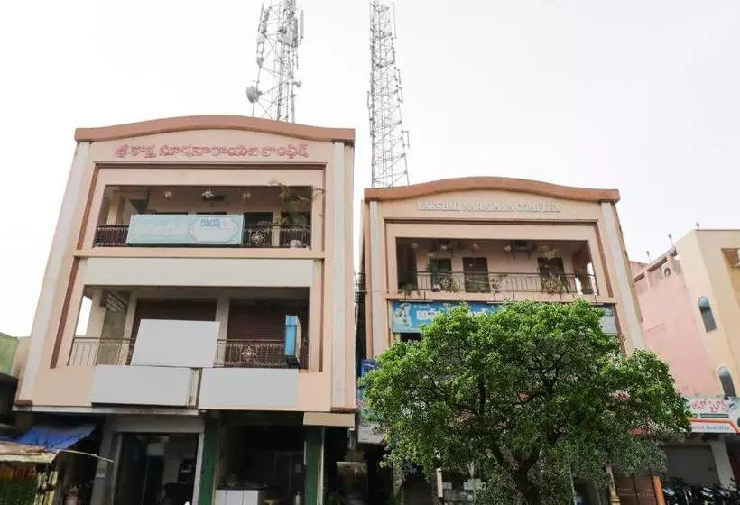 ホテル Spot On 46039 Tarangini Residency