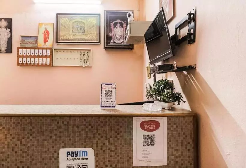 ホテル Spot On 46039 Tarangini Residency