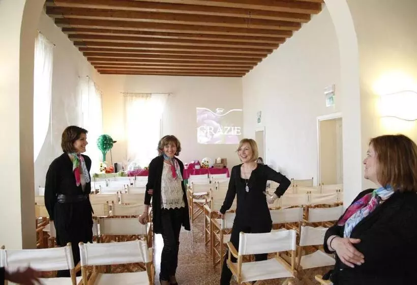 Hotelli Villa Cornaro Tourist Suites