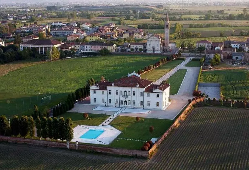 Hotelli Villa Cornaro Tourist Suites