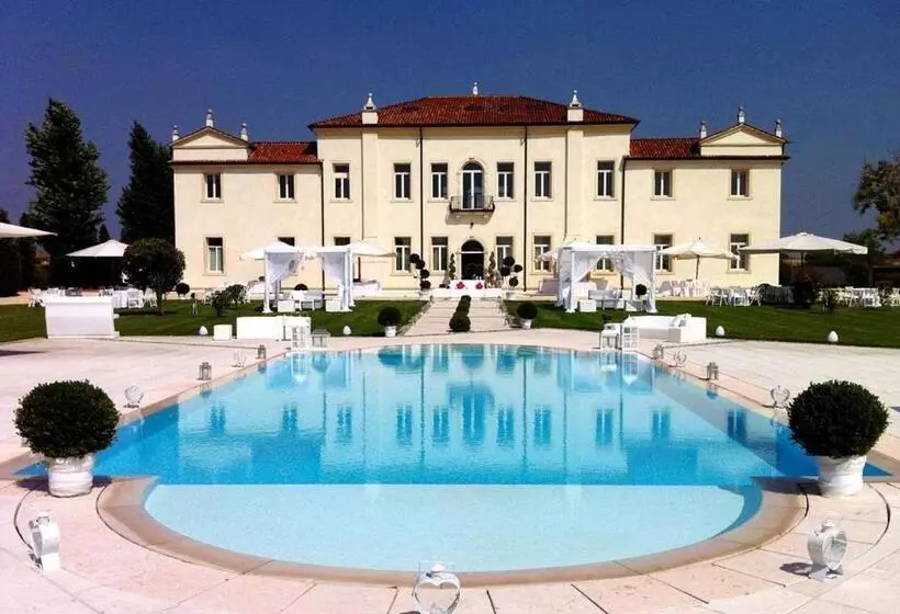 Hotelli Villa Cornaro Tourist Suites