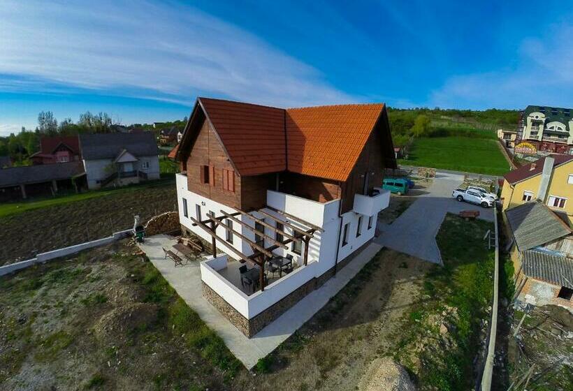 بنسيون Casa Albă  Fehér Ház