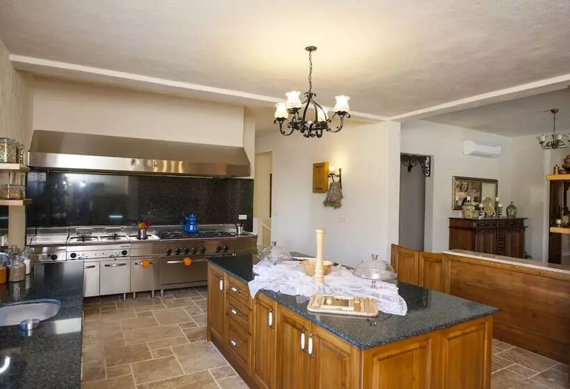 Majatalo Exclusive Boutique