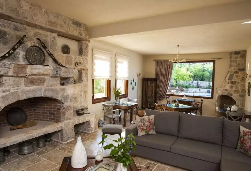 Majatalo Exclusive Boutique