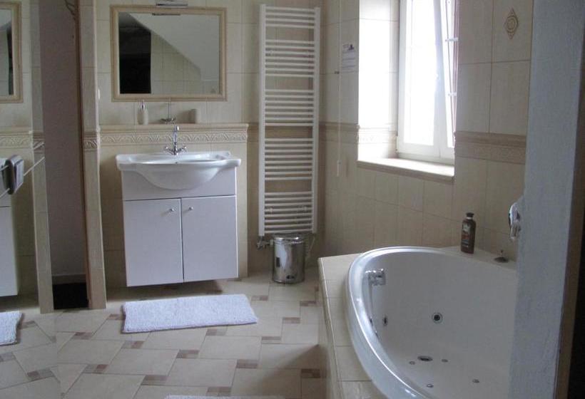 Panzió šindlerův Dvůr