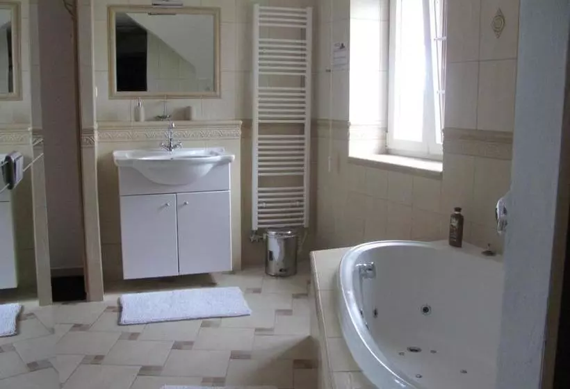 Majatalo šindlerův Dvůr