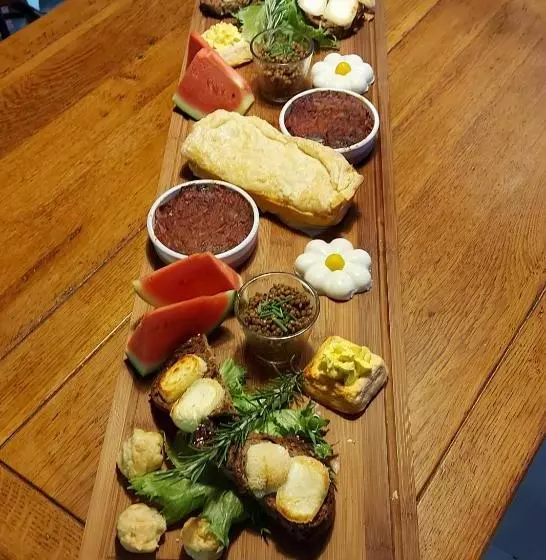 ベッドアンドブレックファースト Les 3 Roses