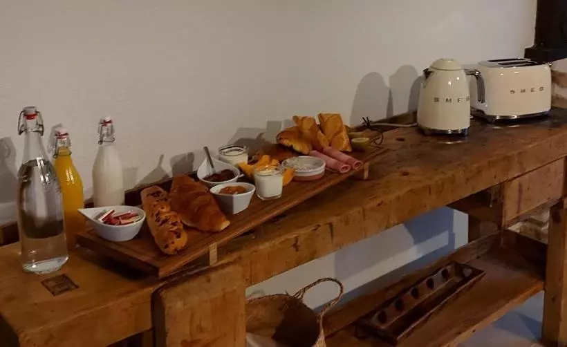 ベッドアンドブレックファースト Les 3 Roses