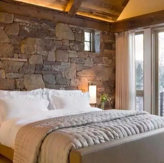 ベッドアンドブレックファースト Les 3 Roses