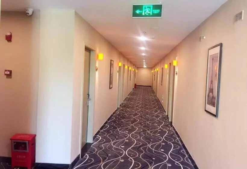 Hotelli 7days Premium Meizhou Fengshun Store