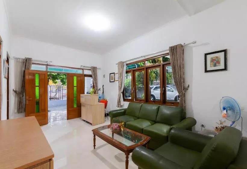 Hotelli House Of M Bogor Mitra Reddoorz