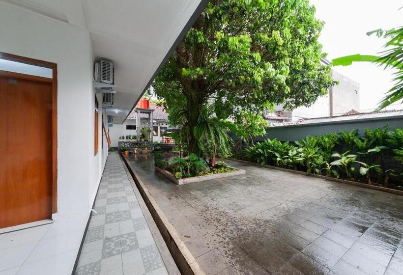 בית מלון כפרי House Of M Bogor Mitra Reddoorz