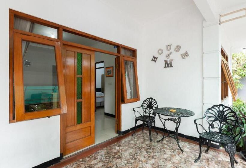 בית מלון כפרי House Of M Bogor Mitra Reddoorz