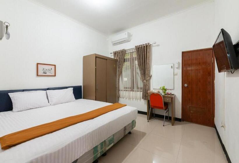 בית מלון כפרי House Of M Bogor Mitra Reddoorz