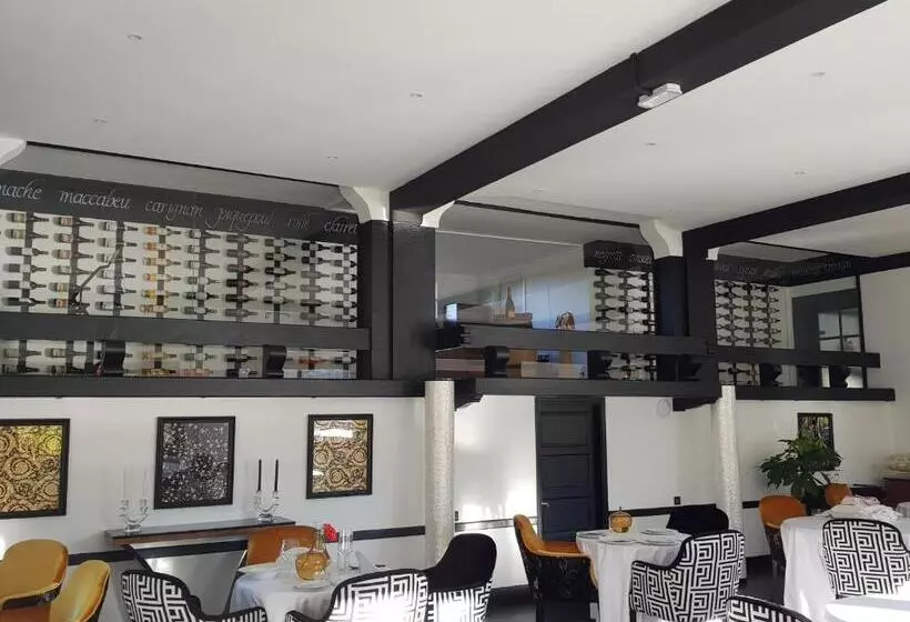 Hotelli Hôtel Du Barry Resort & Spa