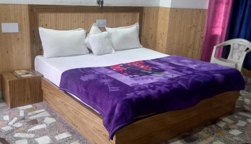 בית מלון כפרי Kailash View