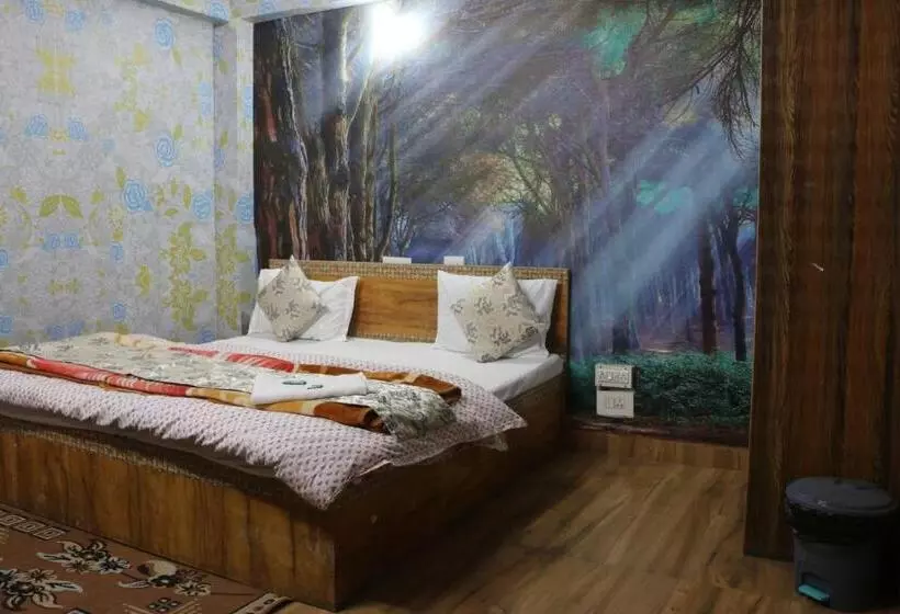 ホテル Manikaran View