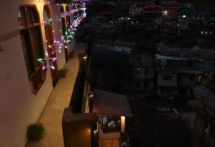 ホテル Manikaran View