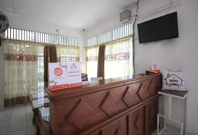 ホテル Oyo 2014 Wisma Zahra