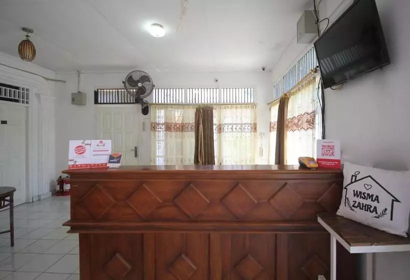 ホテル Oyo 2014 Wisma Zahra
