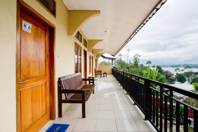 Hotelli Oyo 2961 Artana Bed & Breakfast