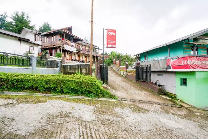 Hotelli Oyo 2961 Artana Bed & Breakfast