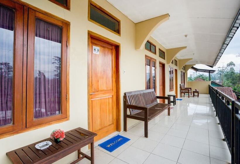 ホテル Oyo 2961 Artana Bed & Breakfast