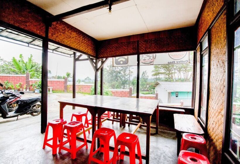 ホテル Oyo 2961 Artana Bed & Breakfast