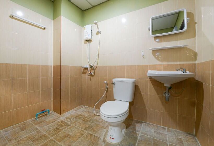 Hotel Oyo 440 Season 5 Residence