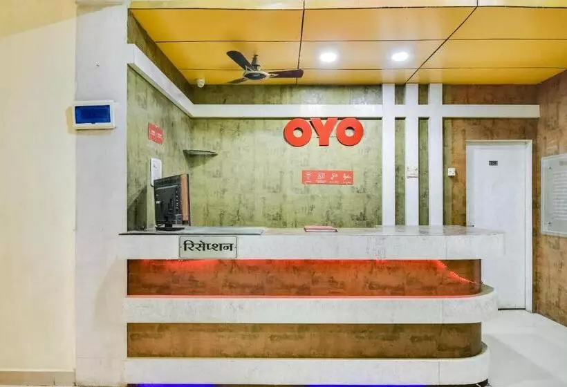 ホテル Oyo 69828  Aryan