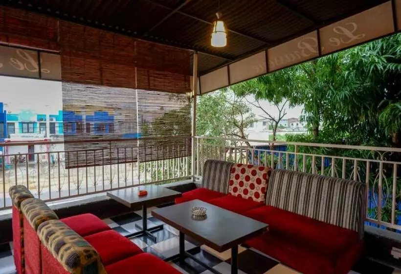 Hotelli Reddoorz Near Citraland Waterpark Kendari