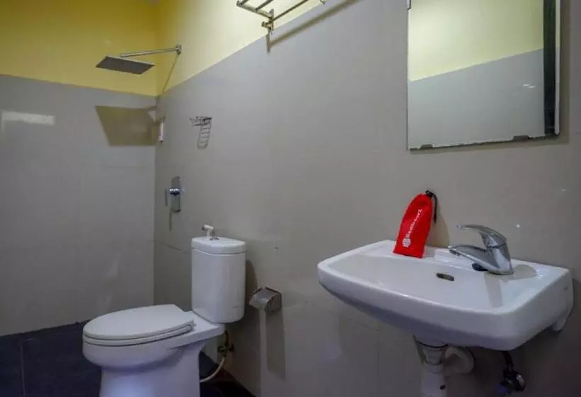 Hotelli Reddoorz Near Citraland Waterpark Kendari