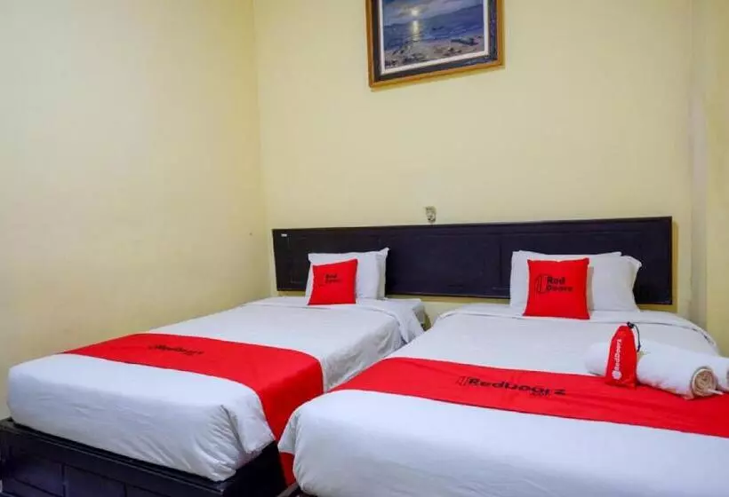 Hotelli Reddoorz Near Citraland Waterpark Kendari