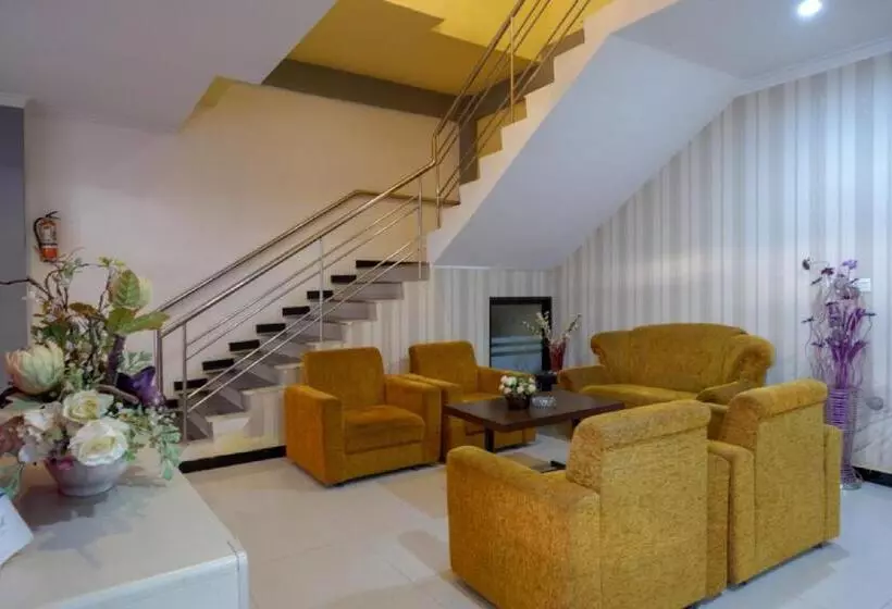 Hotelli Reddoorz Near Citraland Waterpark Kendari