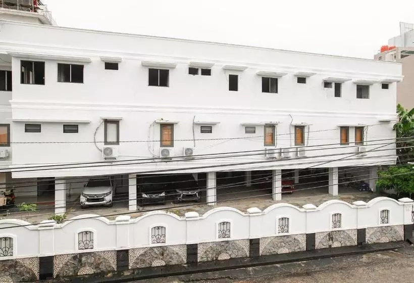 Hotelli Reddoorz Near Palembang Trade Center 3