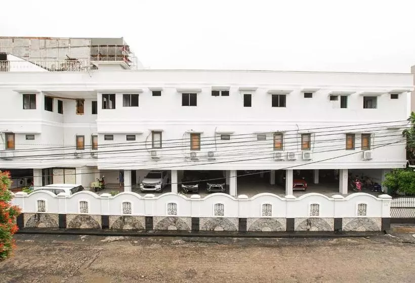 Hotelli Reddoorz Near Palembang Trade Center 3