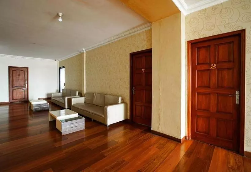 Hotelli Reddoorz Near Palembang Trade Center 3