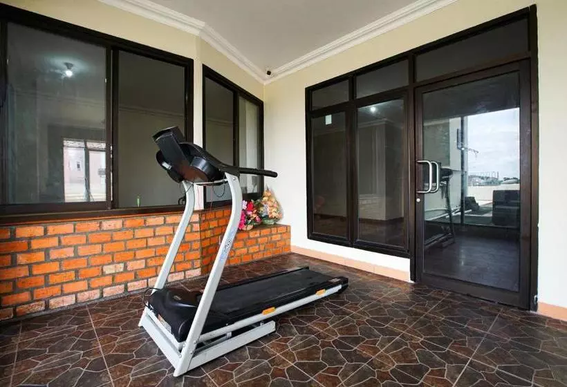 Hotelli Reddoorz Near Palembang Trade Center 3