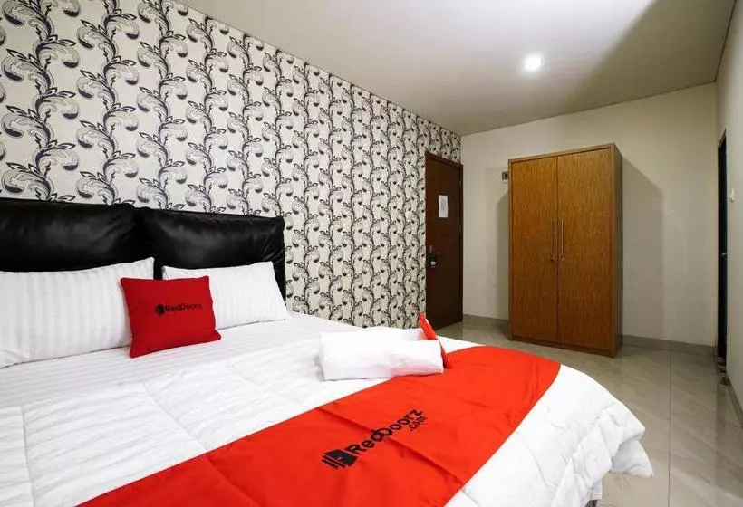 Hotelli Reddoorz Near Palembang Trade Center 3