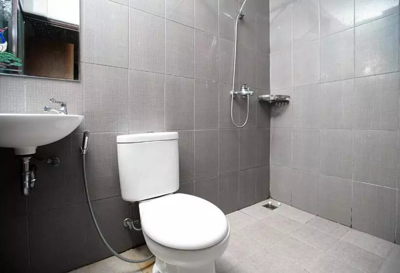 Hotelli Reddoorz Near Palembang Trade Center 3